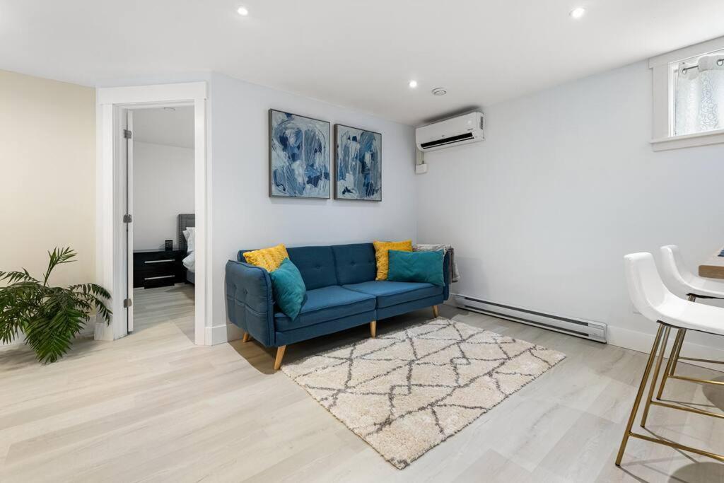 Beautiful 1 Bedroom Apartment - Private Entrance Moncton Eksteriør bilde